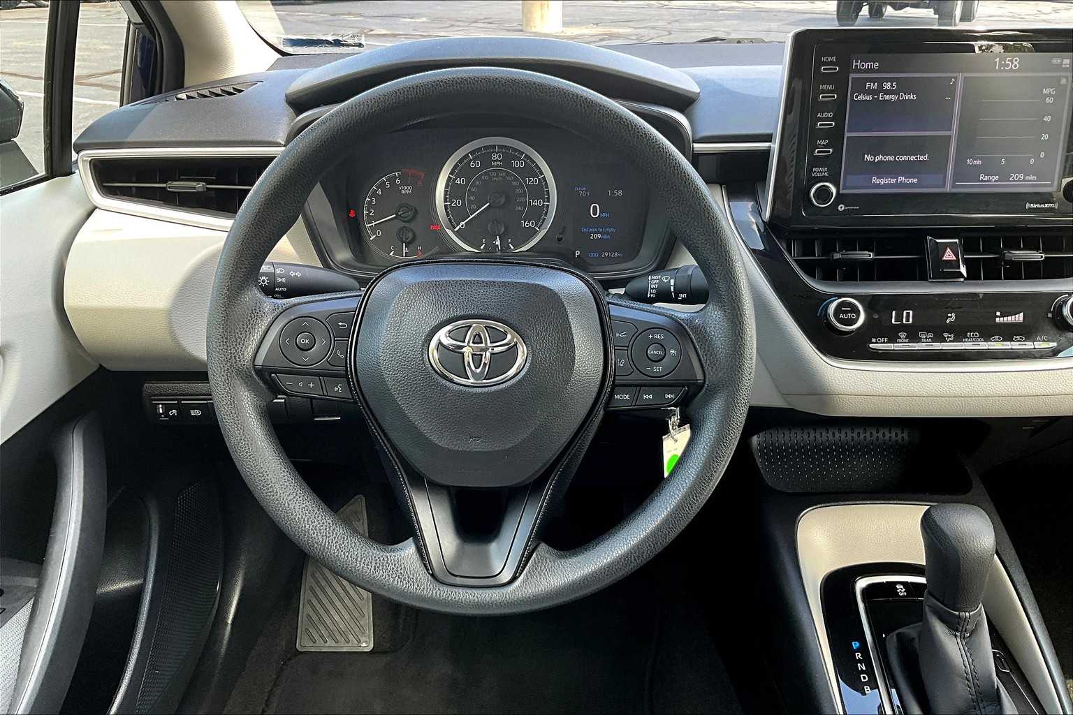 2021 Toyota Corolla LE - Photo 16