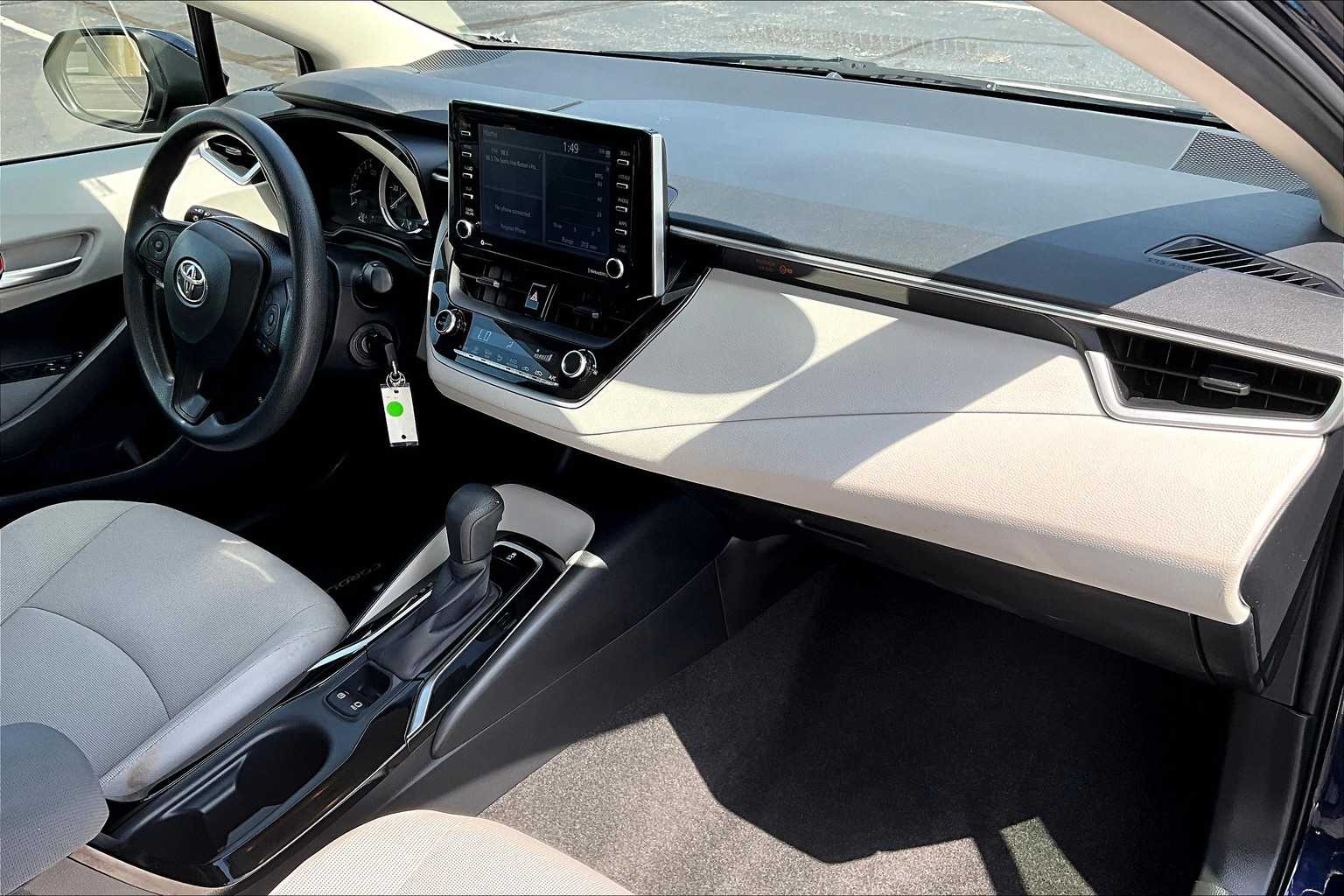 2021 Toyota Corolla LE - Photo 21