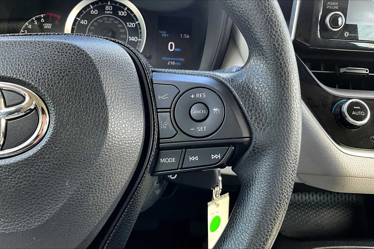 2021 Toyota Corolla LE - Photo 24