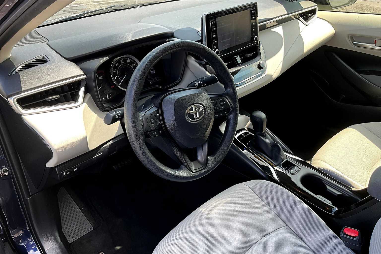 2021 Toyota Corolla LE - Photo 8