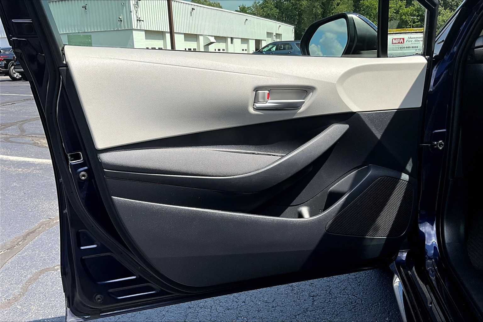 2021 Toyota Corolla LE - Photo 9