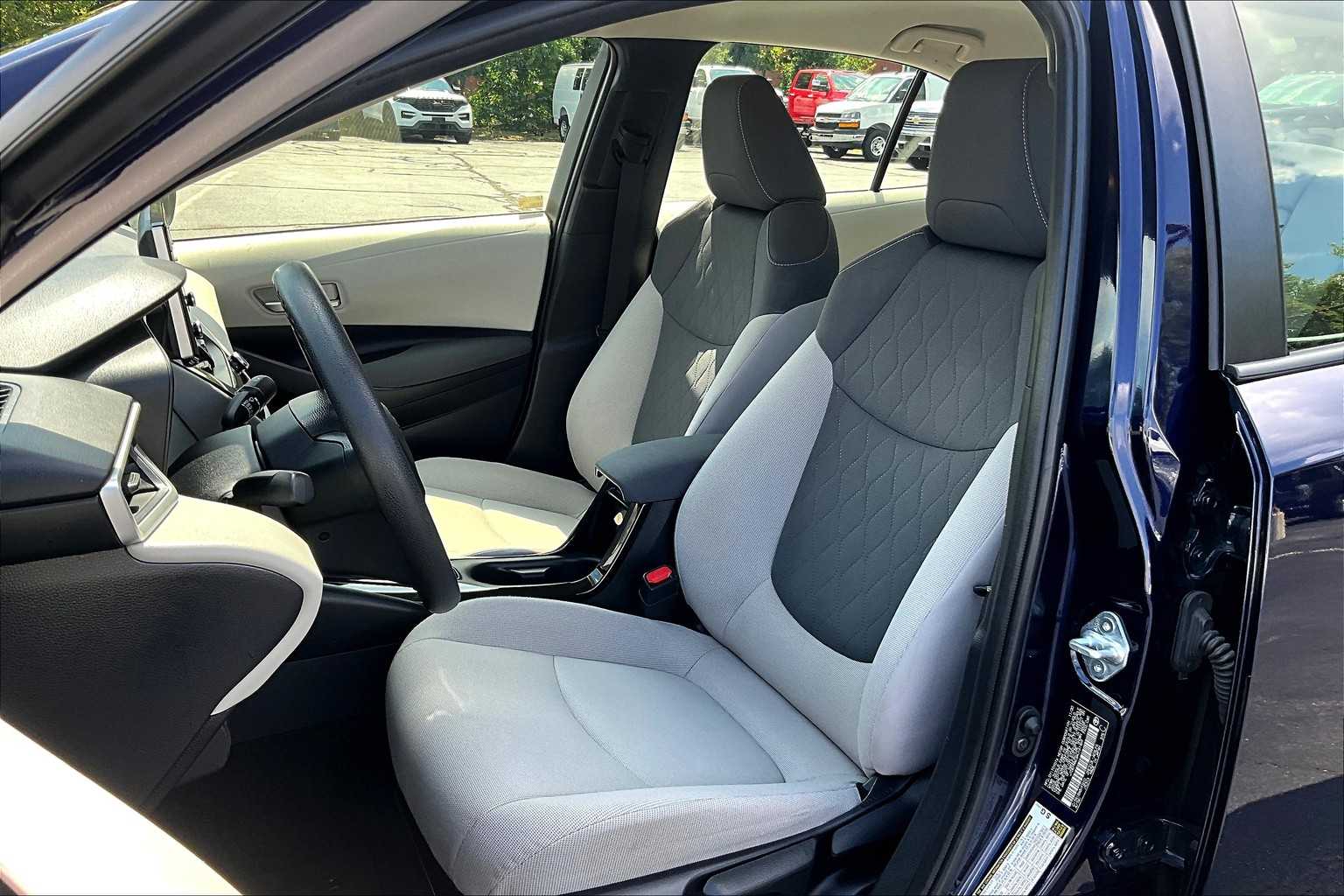 2021 Toyota Corolla LE - Photo 10