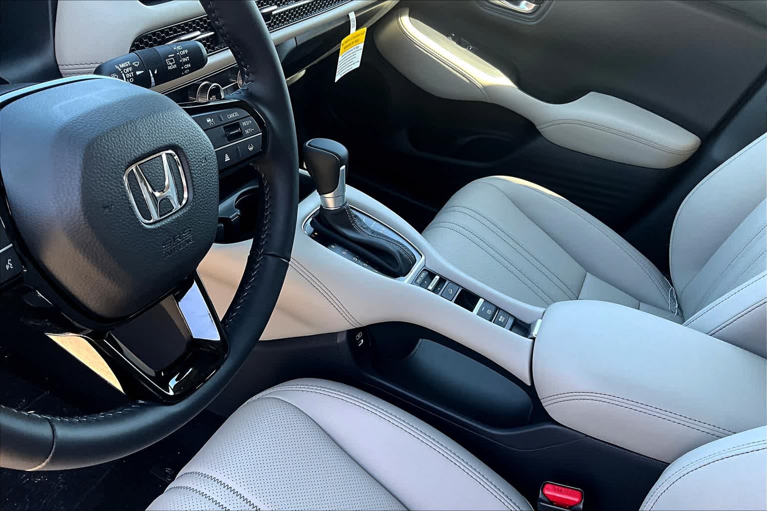 2025 Honda HR-V EX-L - Photo 14