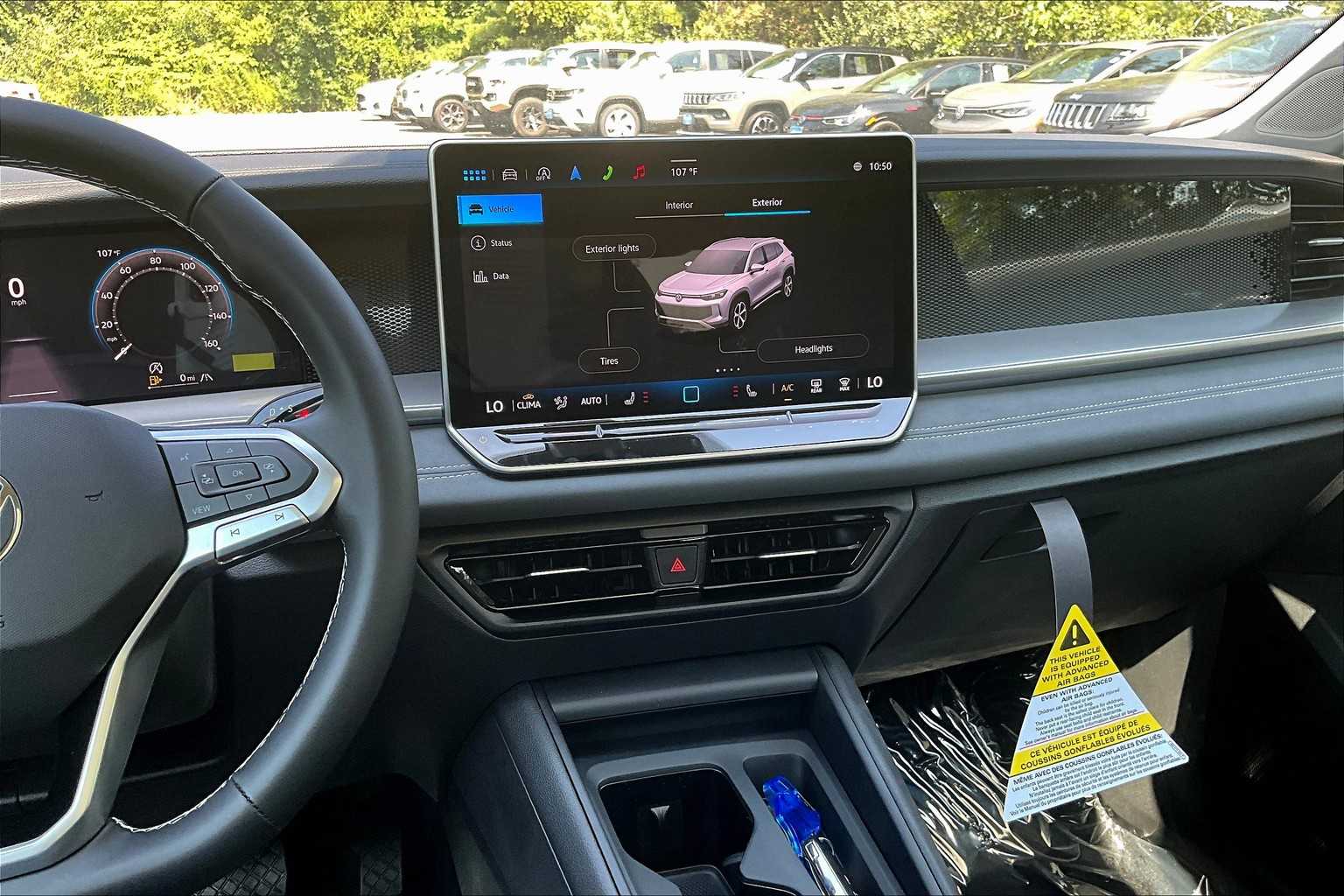 2025 Volkswagen Tiguan SE - Photo 13