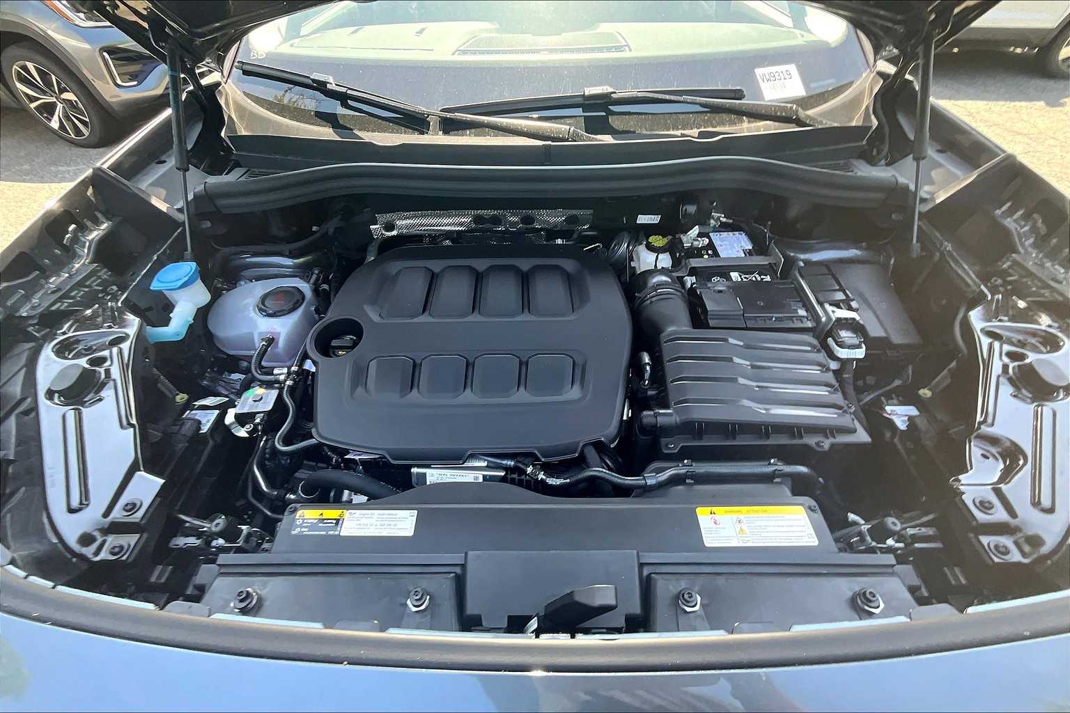 2025 Volkswagen Tiguan SE - Photo 16