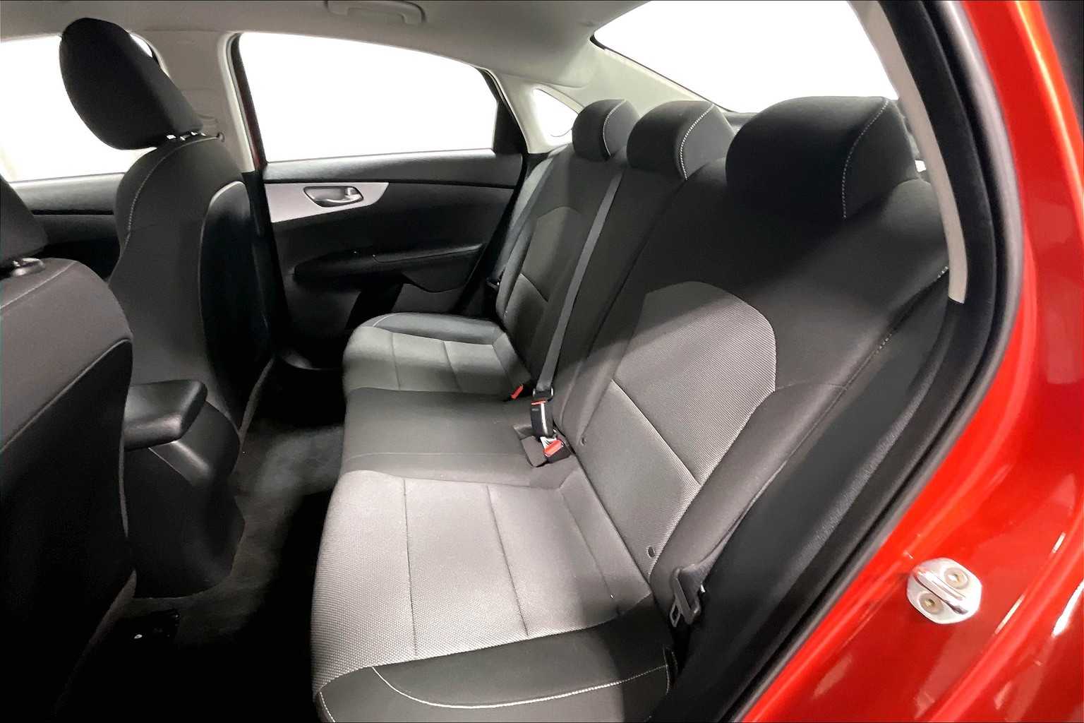 2023 Kia Forte LXS - Photo 15