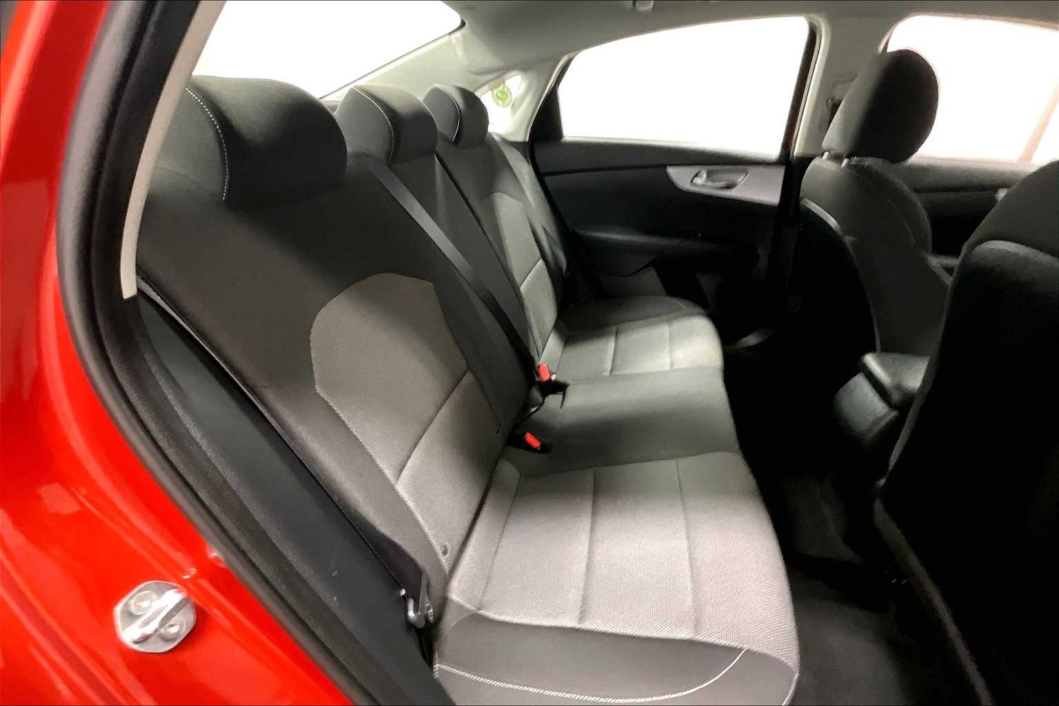 2023 Kia Forte LXS - Photo 16