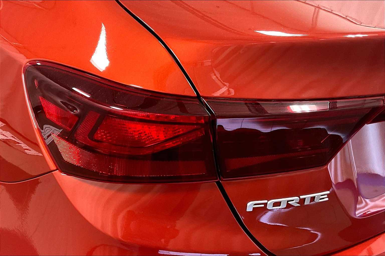 2023 Kia Forte LXS - Photo 33