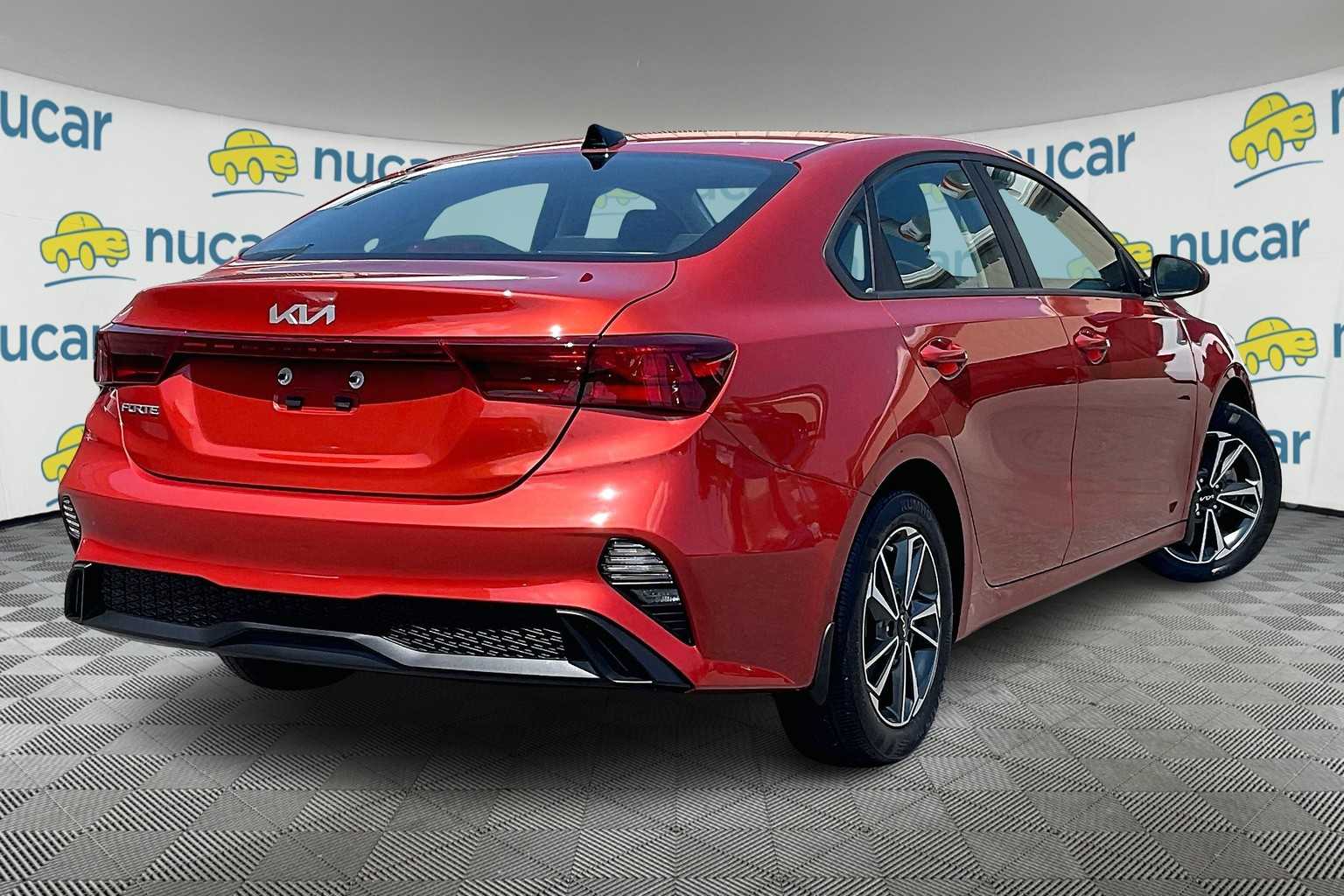 2023 Kia Forte LXS - Photo 6