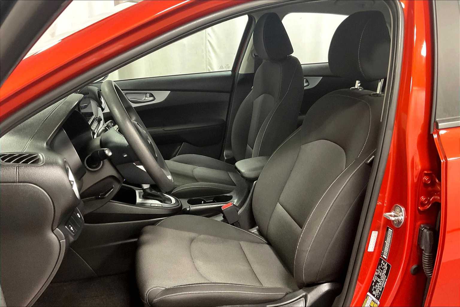 2023 Kia Forte LXS - Photo 10