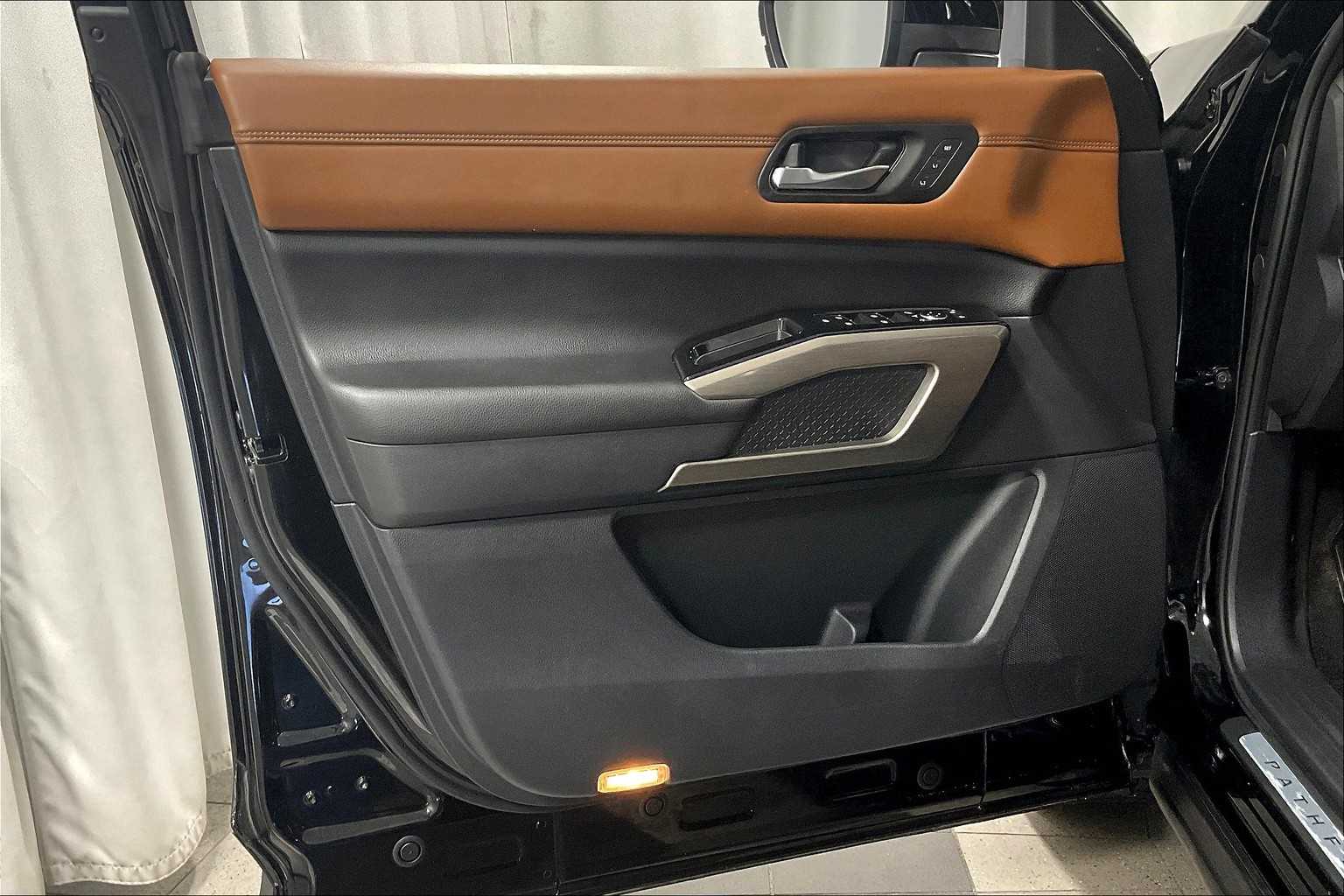2022 Nissan Pathfinder Platinum - Photo 9