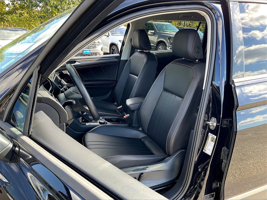 2024 Volkswagen Tiguan 2.0T Wolfsburg Edition - Photo 9
