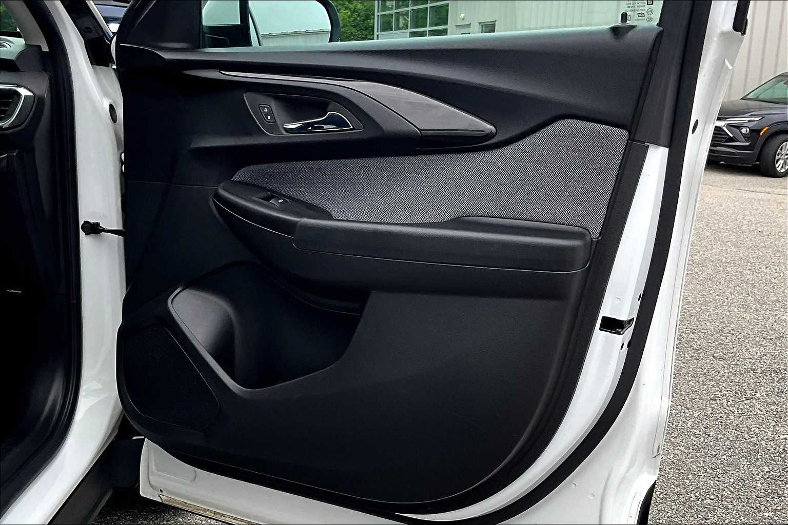 2023 Chevrolet TrailBlazer LT - Photo 12