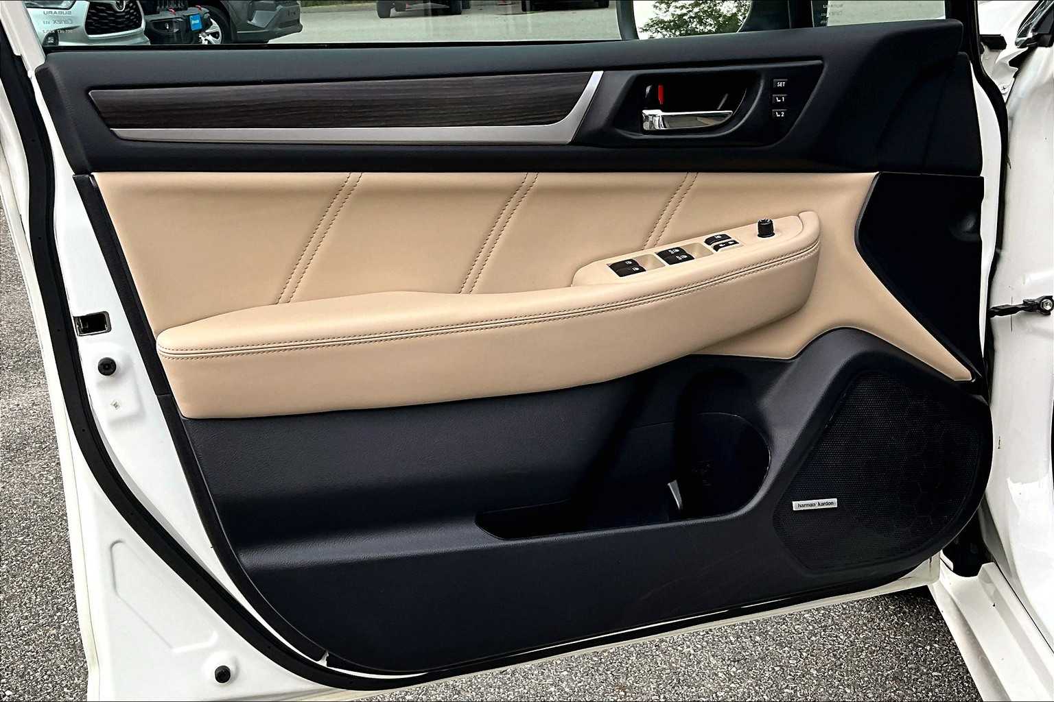 2018 Subaru Legacy Limited - Photo 9