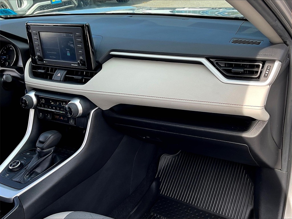 2022 Toyota RAV4 Hybrid XLE - Photo 12