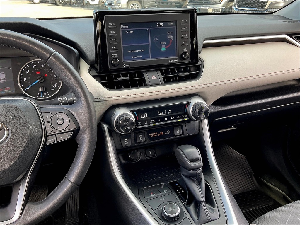 2022 Toyota RAV4 Hybrid XLE - Photo 17