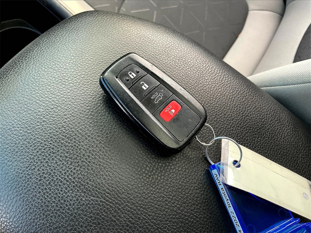 2022 Toyota RAV4 Hybrid XLE - Photo 29