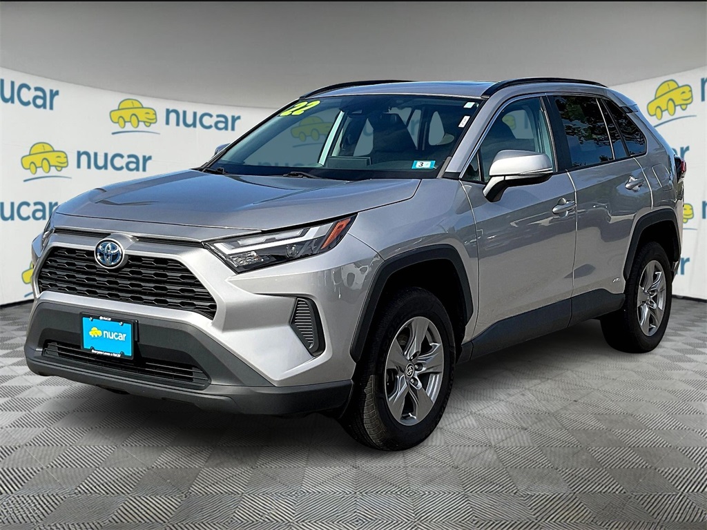 2022 Toyota RAV4 Hybrid XLE - Photo 3