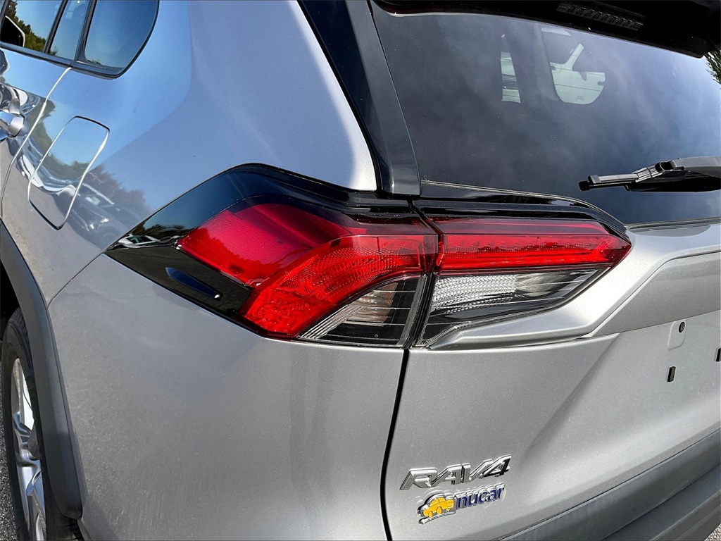 2022 Toyota RAV4 Hybrid XLE - Photo 32