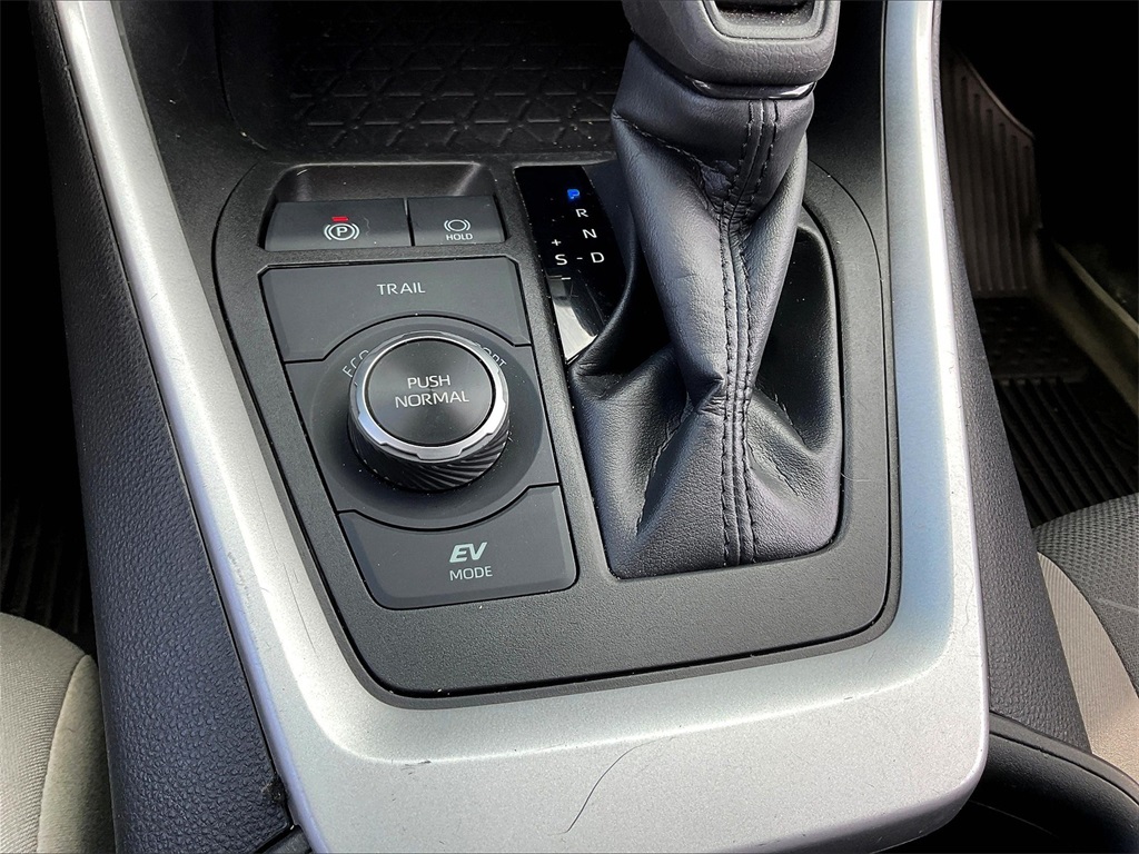 2022 Toyota RAV4 Hybrid XLE - Photo 34