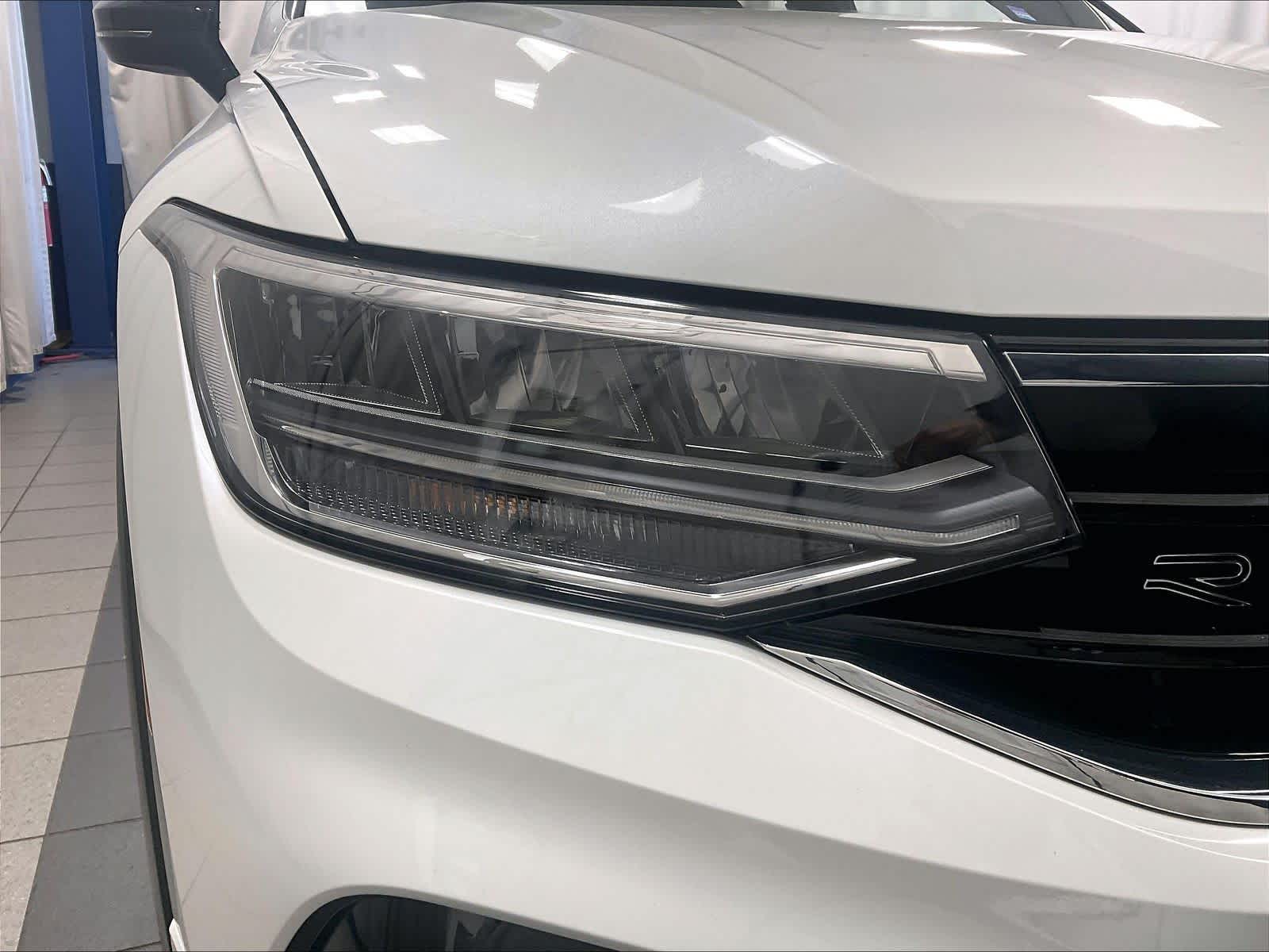 2023 Volkswagen Tiguan SE R-Line Black - Photo 34