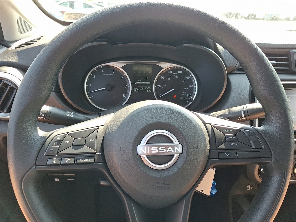 2025 Nissan Versa 1.6 S - Photo 14