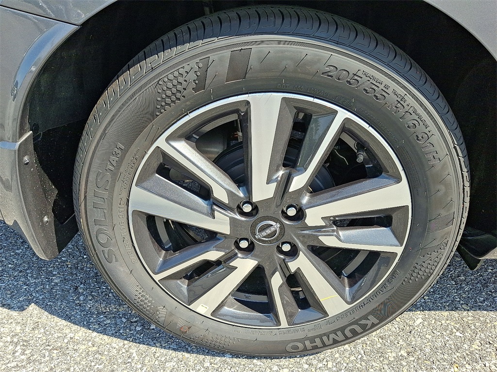 2025 Nissan Versa 1.6 S - Photo 5