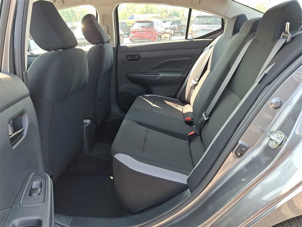 2025 Nissan Versa 1.6 S - Photo 6