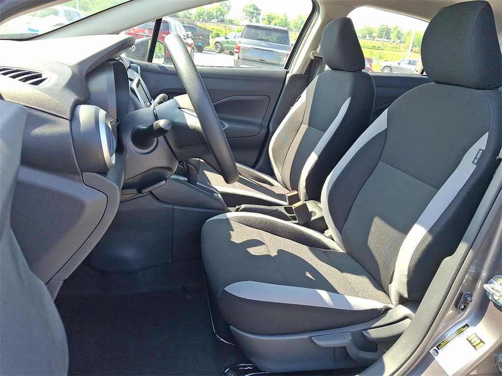 2025 Nissan Versa 1.6 S - Photo 9