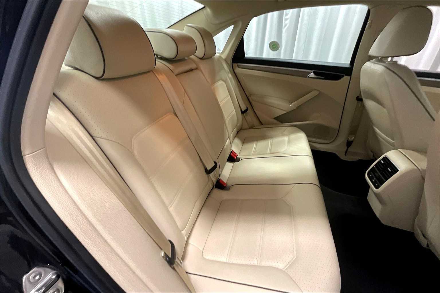 2017 Volkswagen Passat 1.8T SE w/Technology - Photo 16