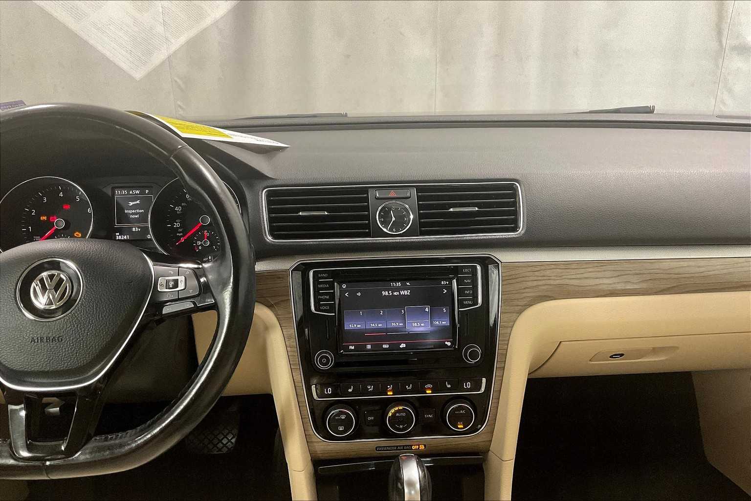 2017 Volkswagen Passat 1.8T SE w/Technology - Photo 18