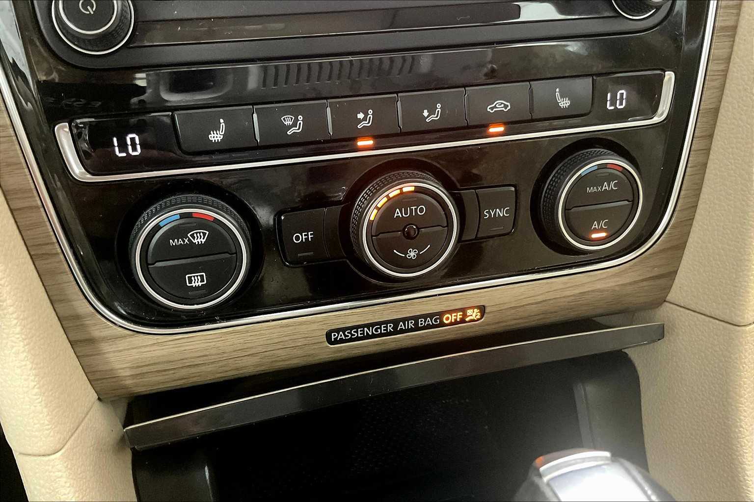 2017 Volkswagen Passat 1.8T SE w/Technology - Photo 26