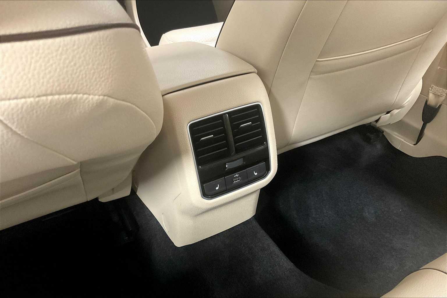 2017 Volkswagen Passat 1.8T SE w/Technology - Photo 28