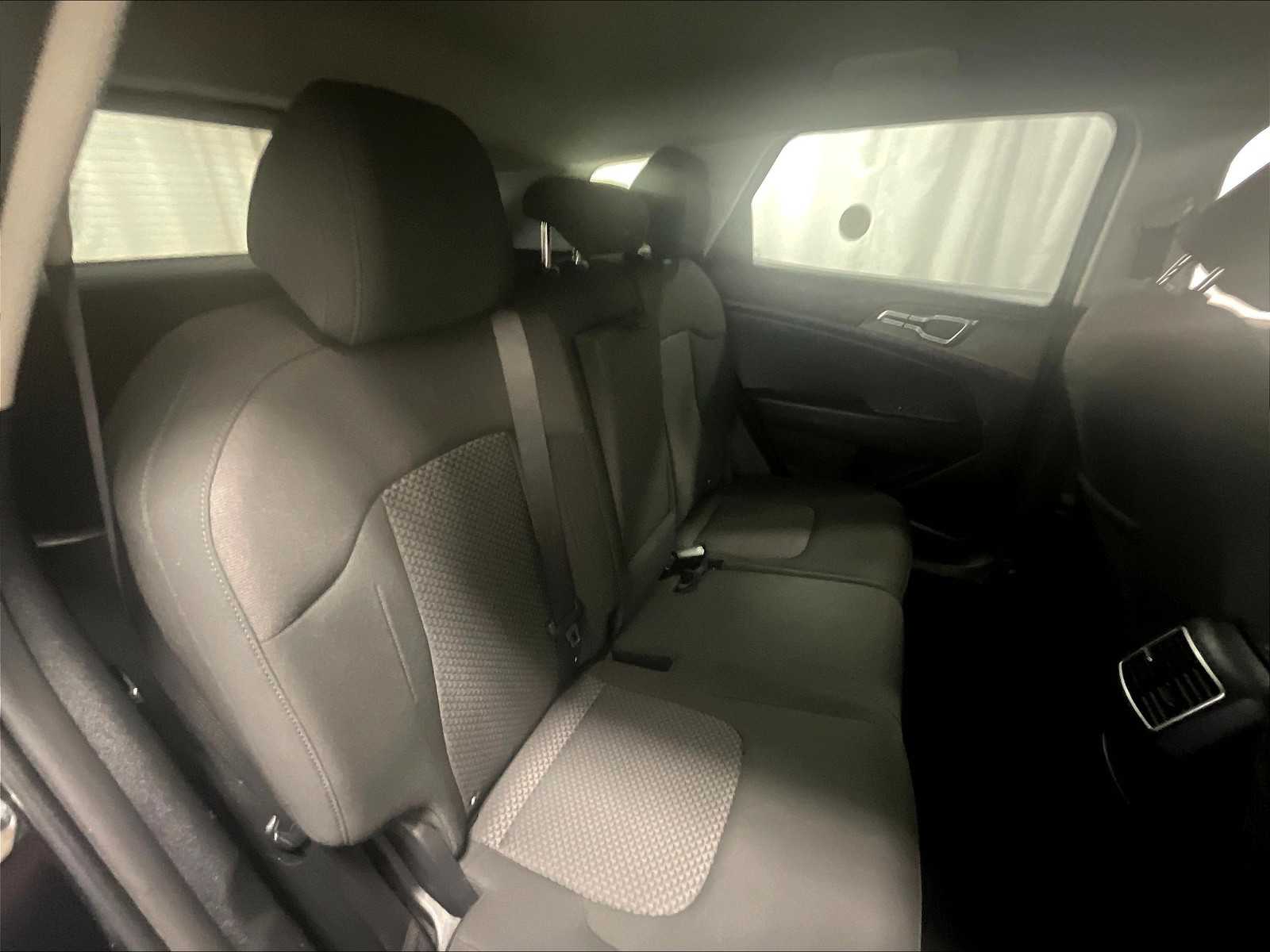 2023 Kia Sportage LX - Photo 16