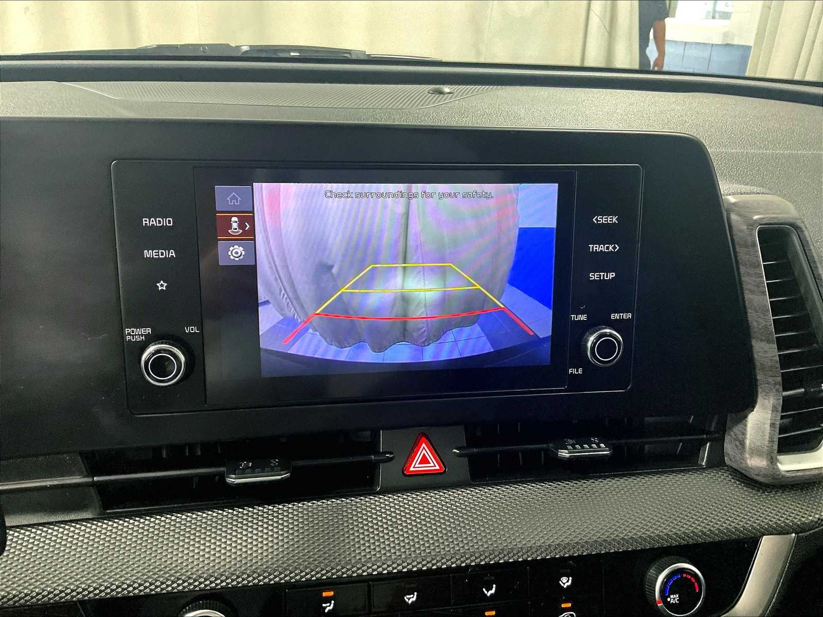 2023 Kia Sportage LX - Photo 19
