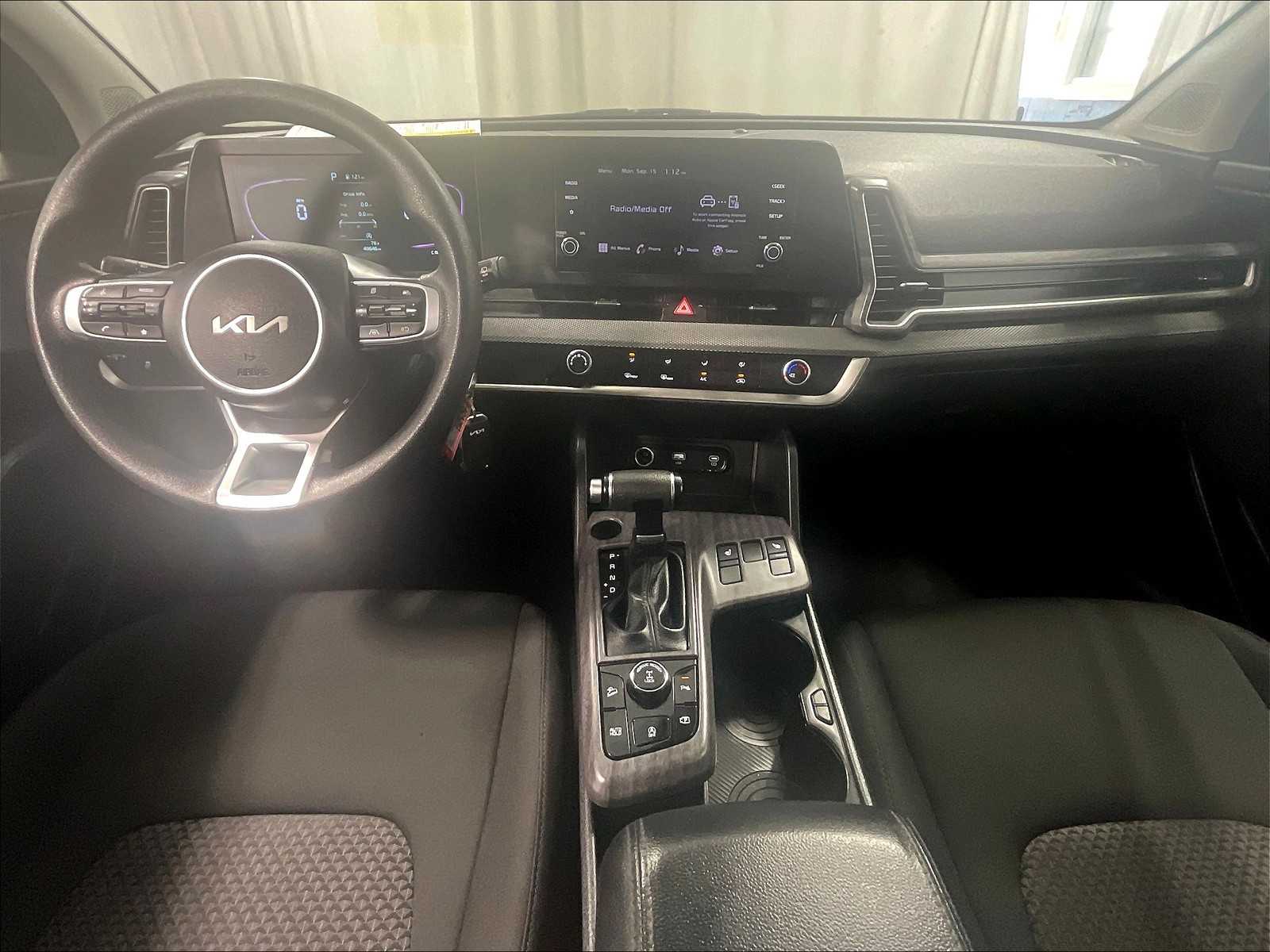 2023 Kia Sportage LX - Photo 21