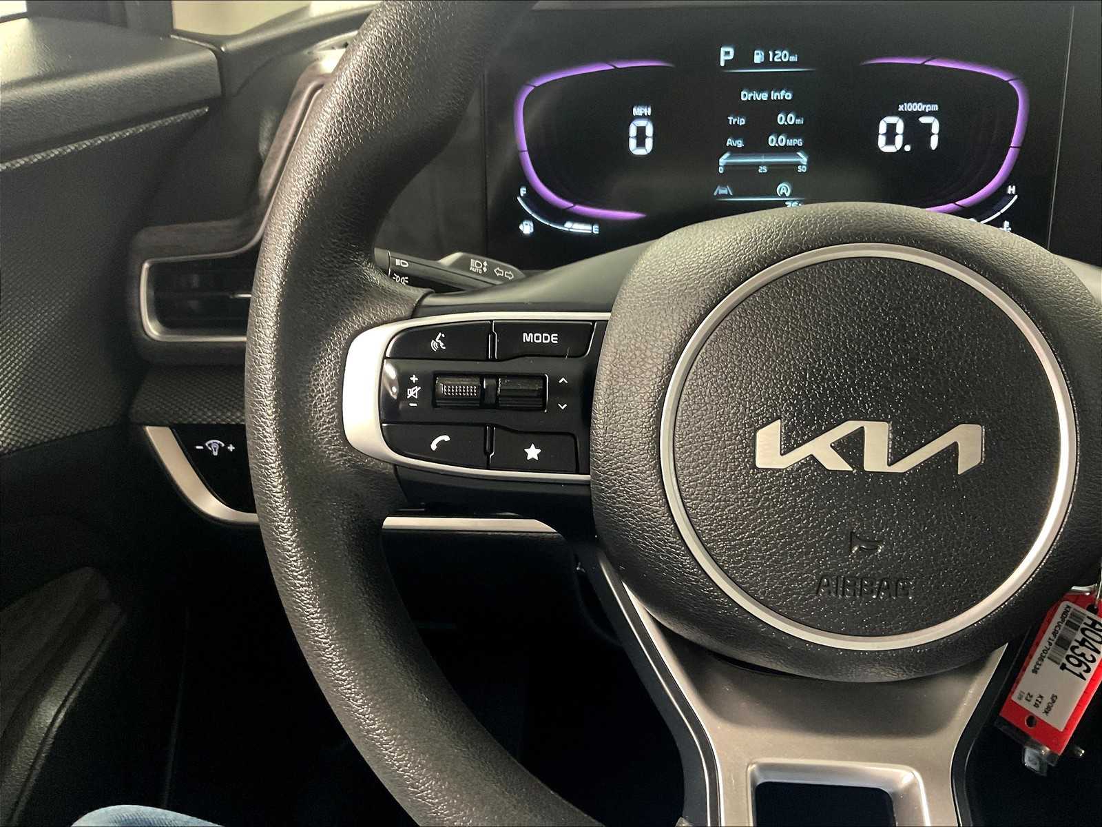 2023 Kia Sportage LX - Photo 22