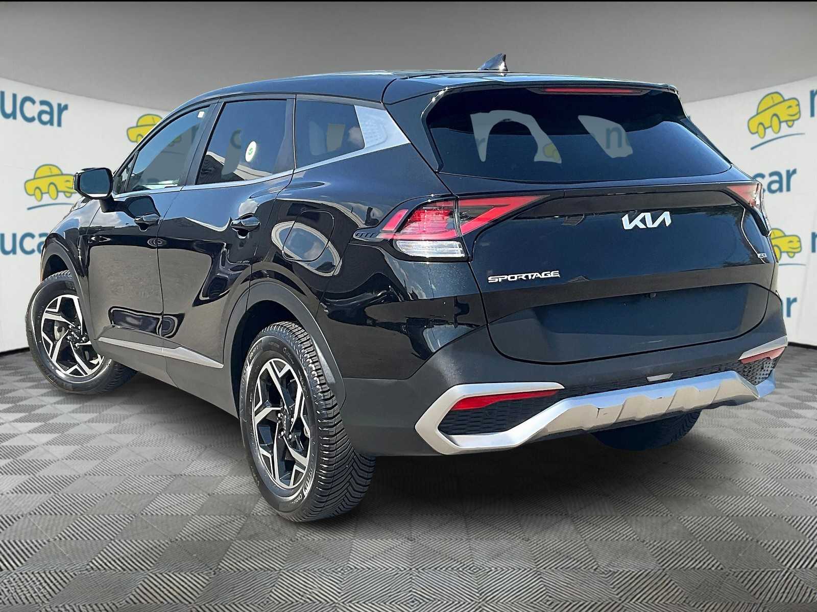 2023 Kia Sportage LX - Photo 4