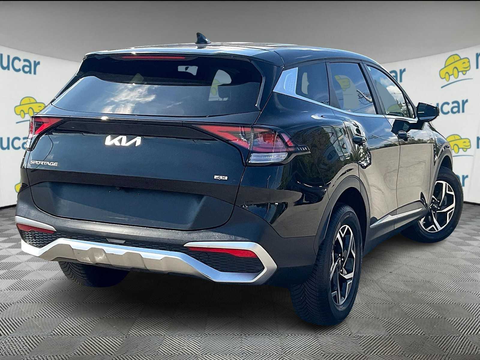 2023 Kia Sportage LX - Photo 6