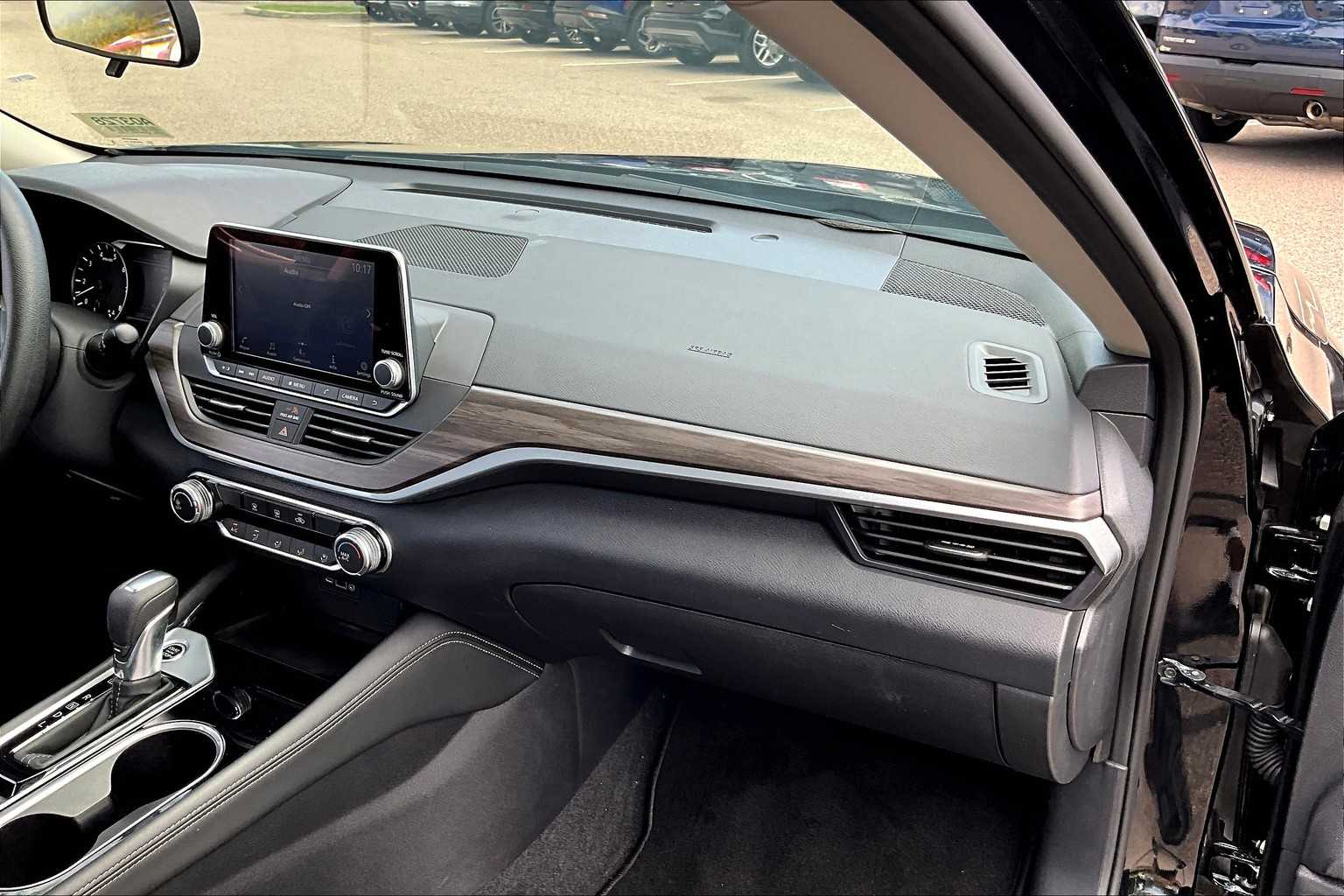 2023 Nissan Altima 2.5 SV - Photo 13