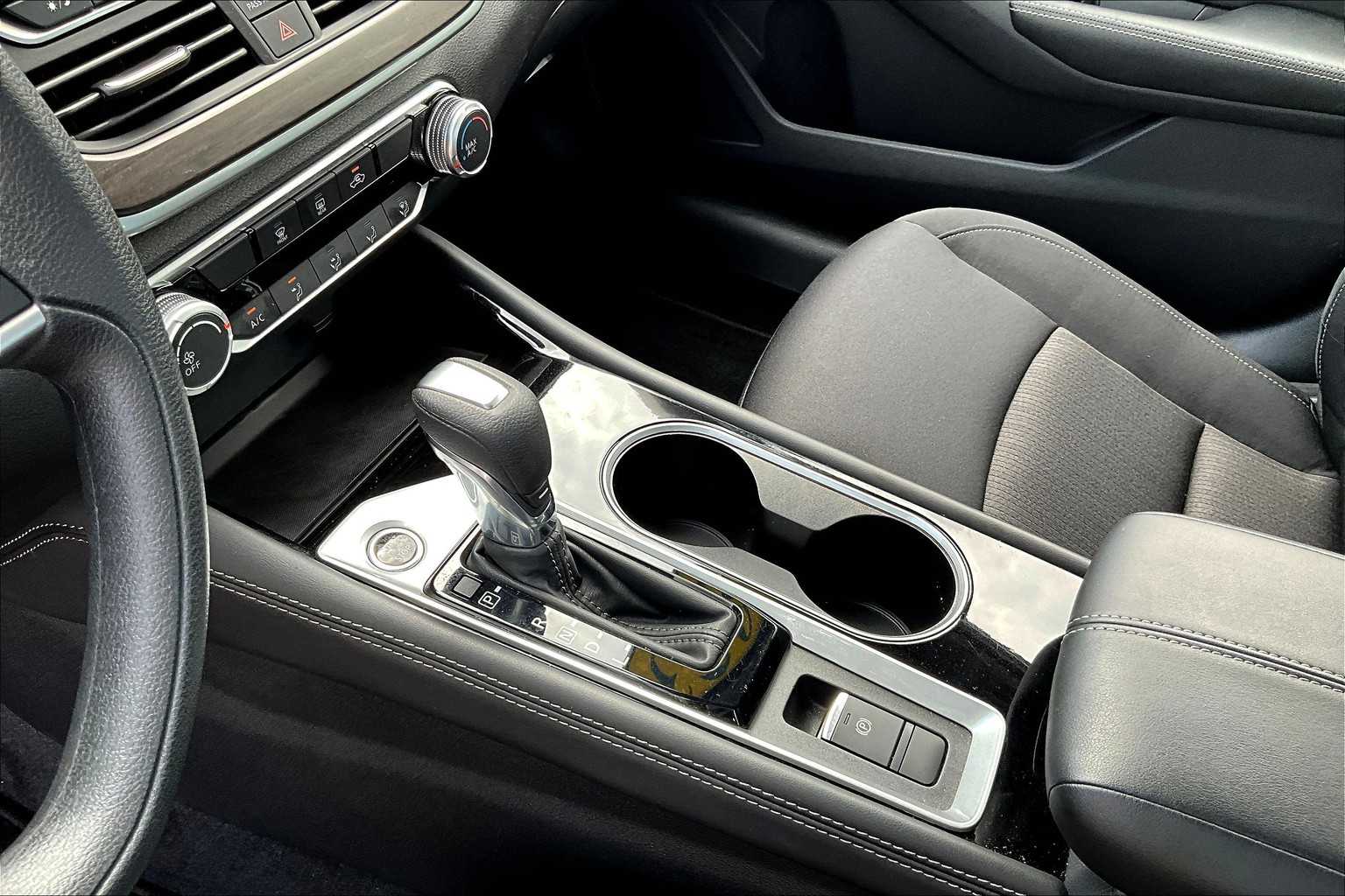 2023 Nissan Altima 2.5 SV - Photo 20