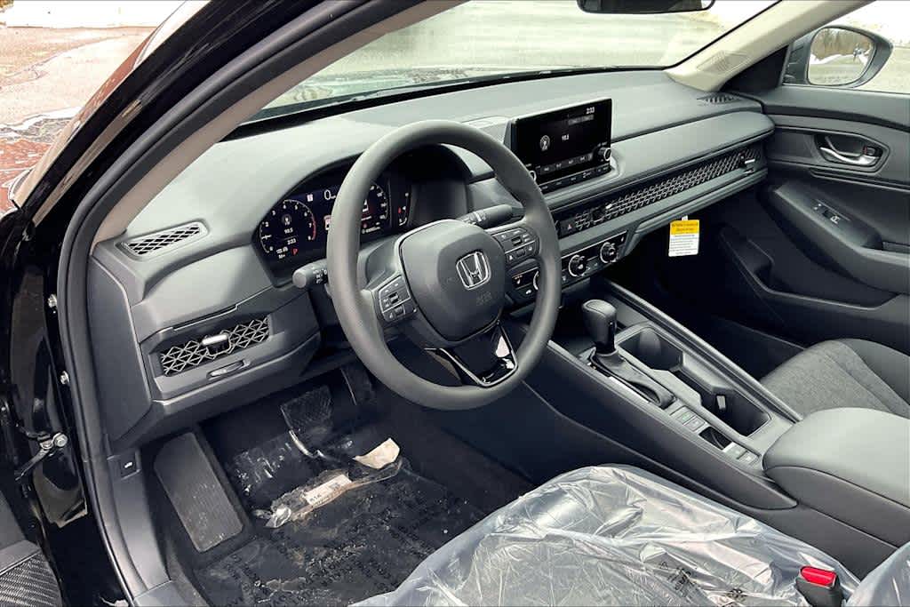 2025 Honda Accord SE - Photo 9