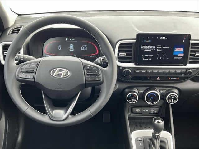 2025 Hyundai Venue Limited - Photo 18