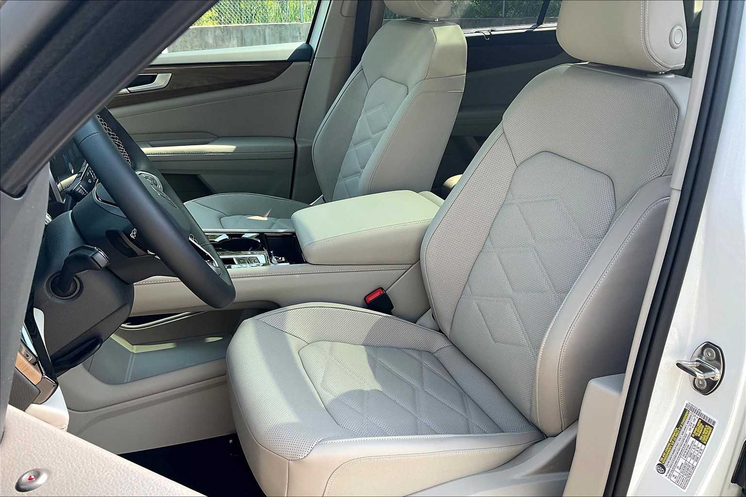 2025 Volkswagen Atlas 2.0T SE w/Technology - Photo 11