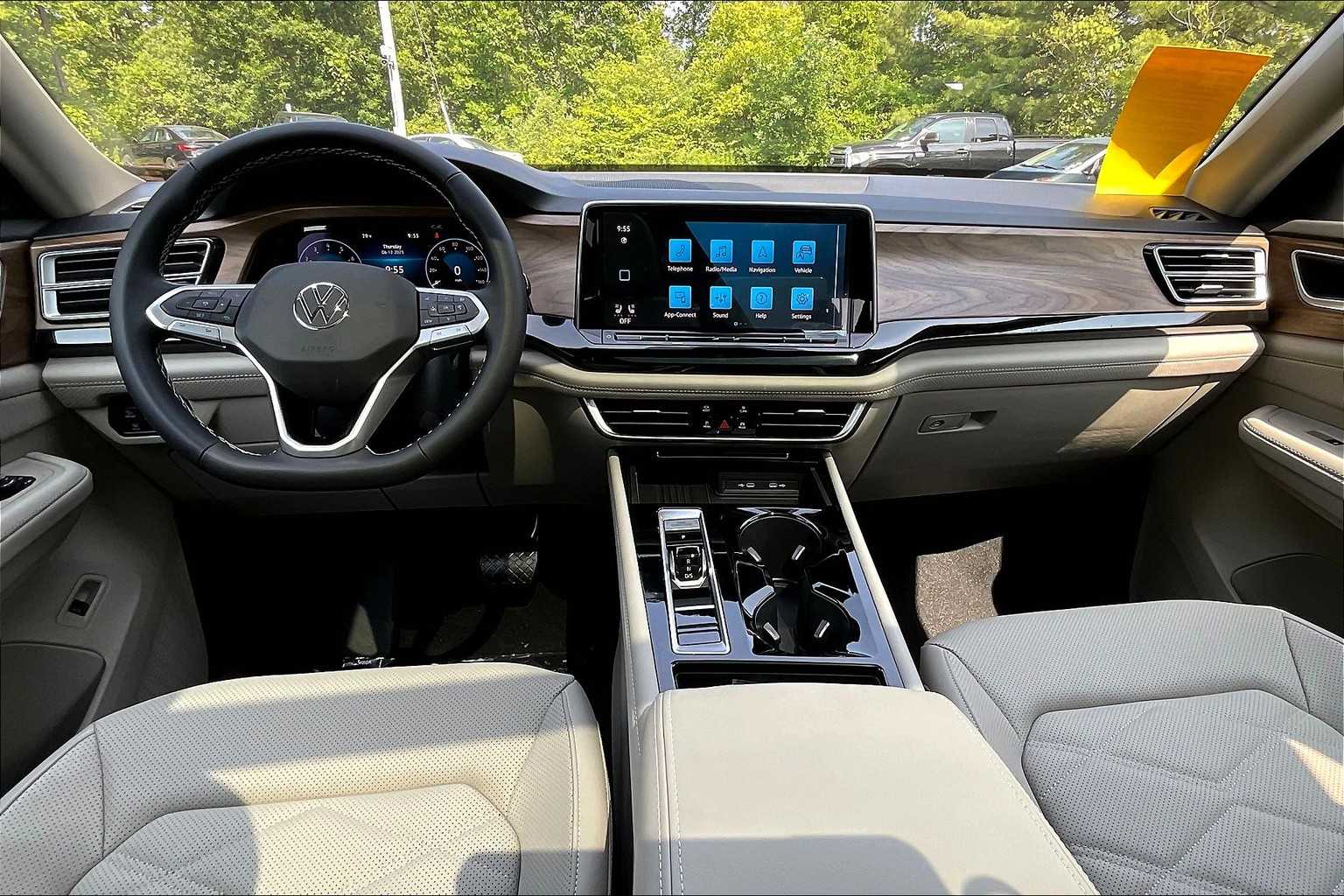 2025 Volkswagen Atlas 2.0T SE w/Technology - Photo 12