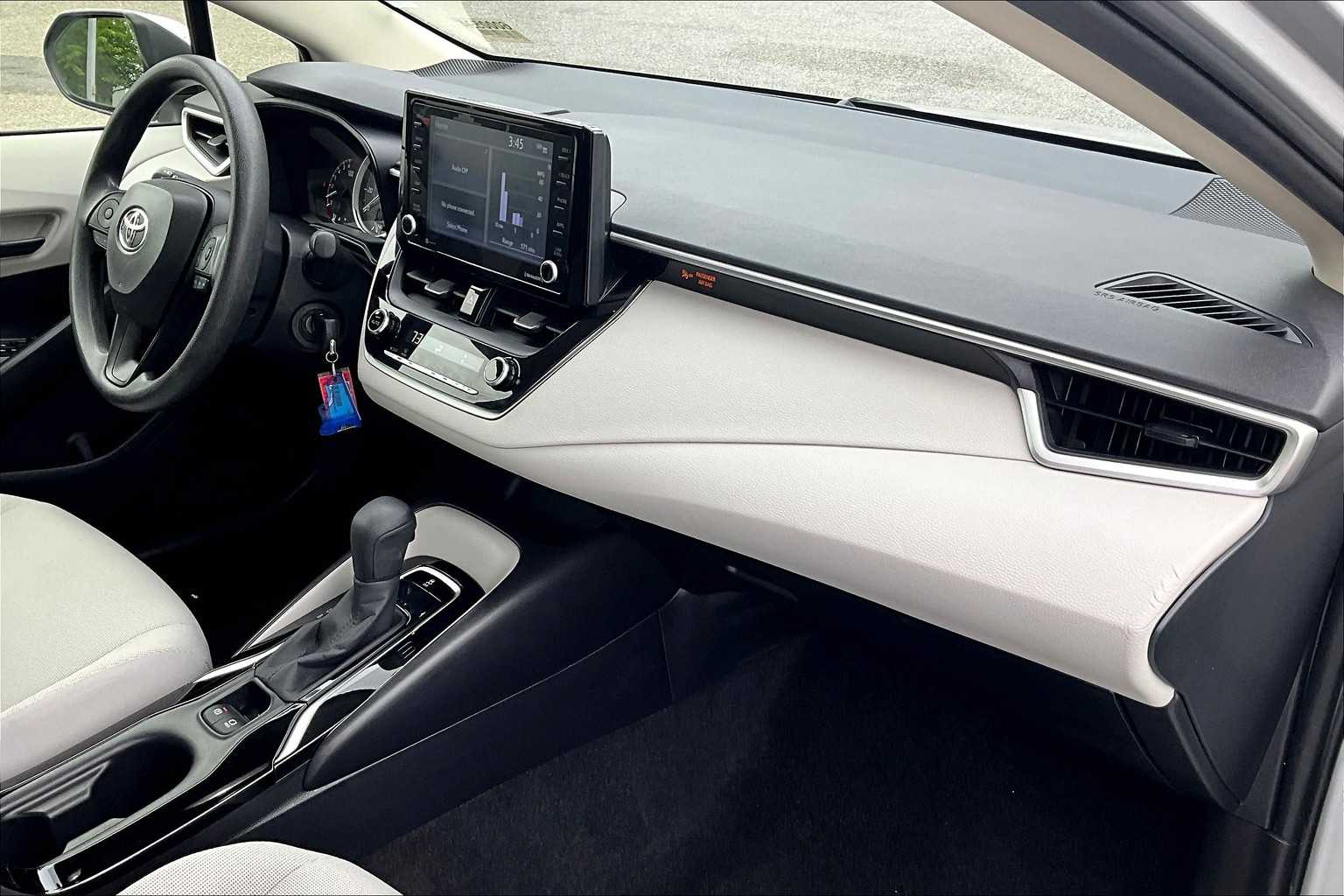 2022 Toyota Corolla LE - Photo 14