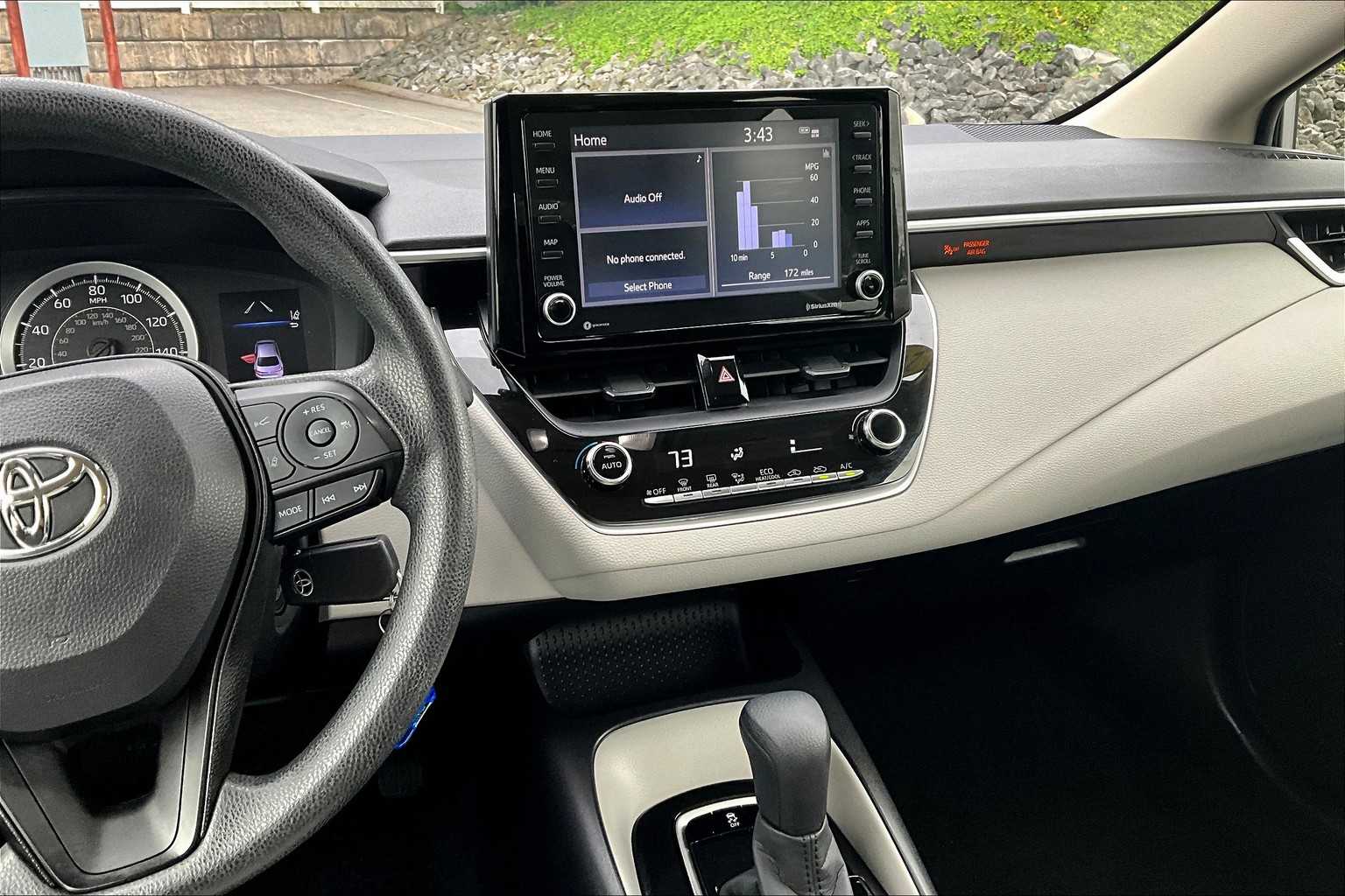 2022 Toyota Corolla LE - Photo 18