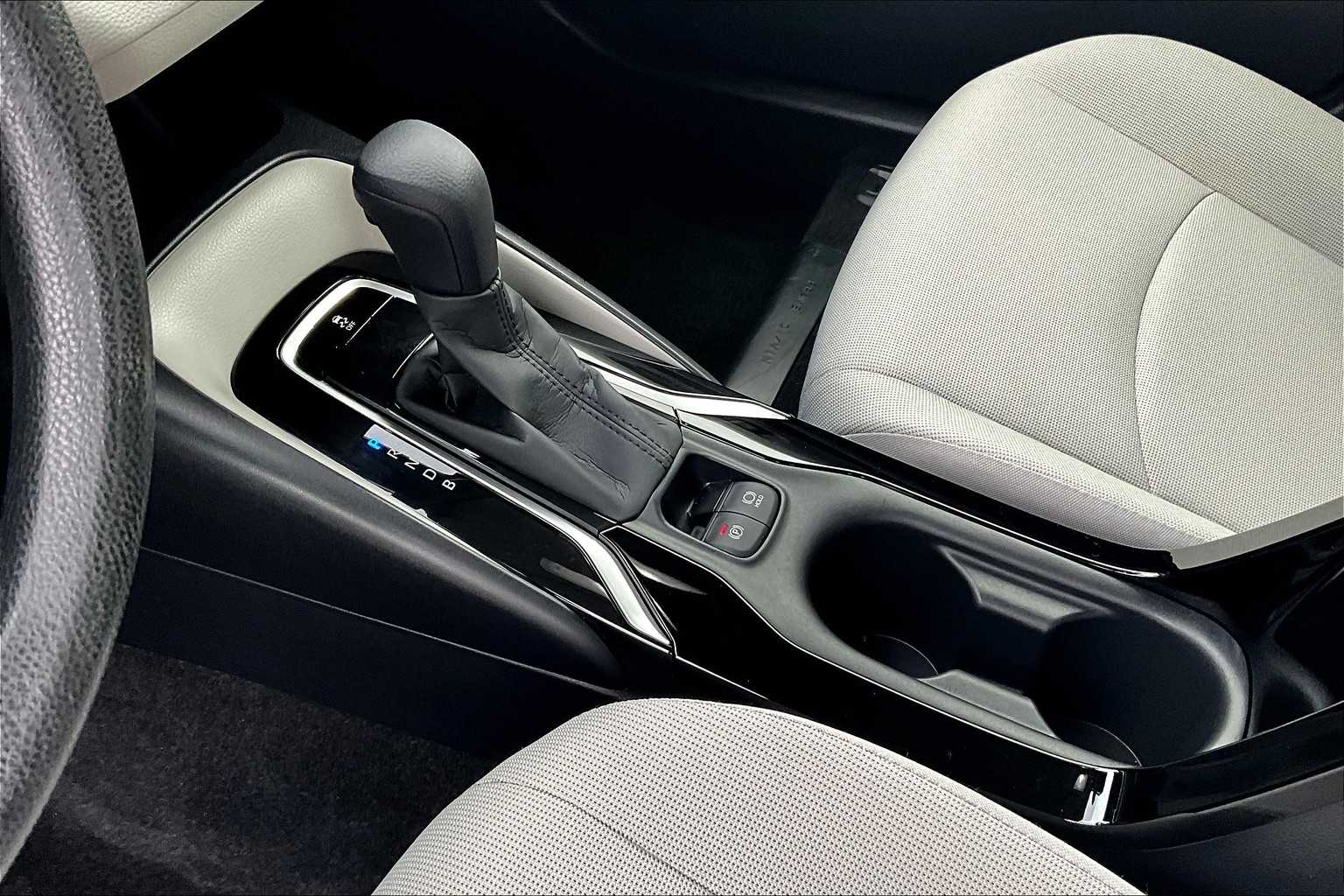 2022 Toyota Corolla LE - Photo 20