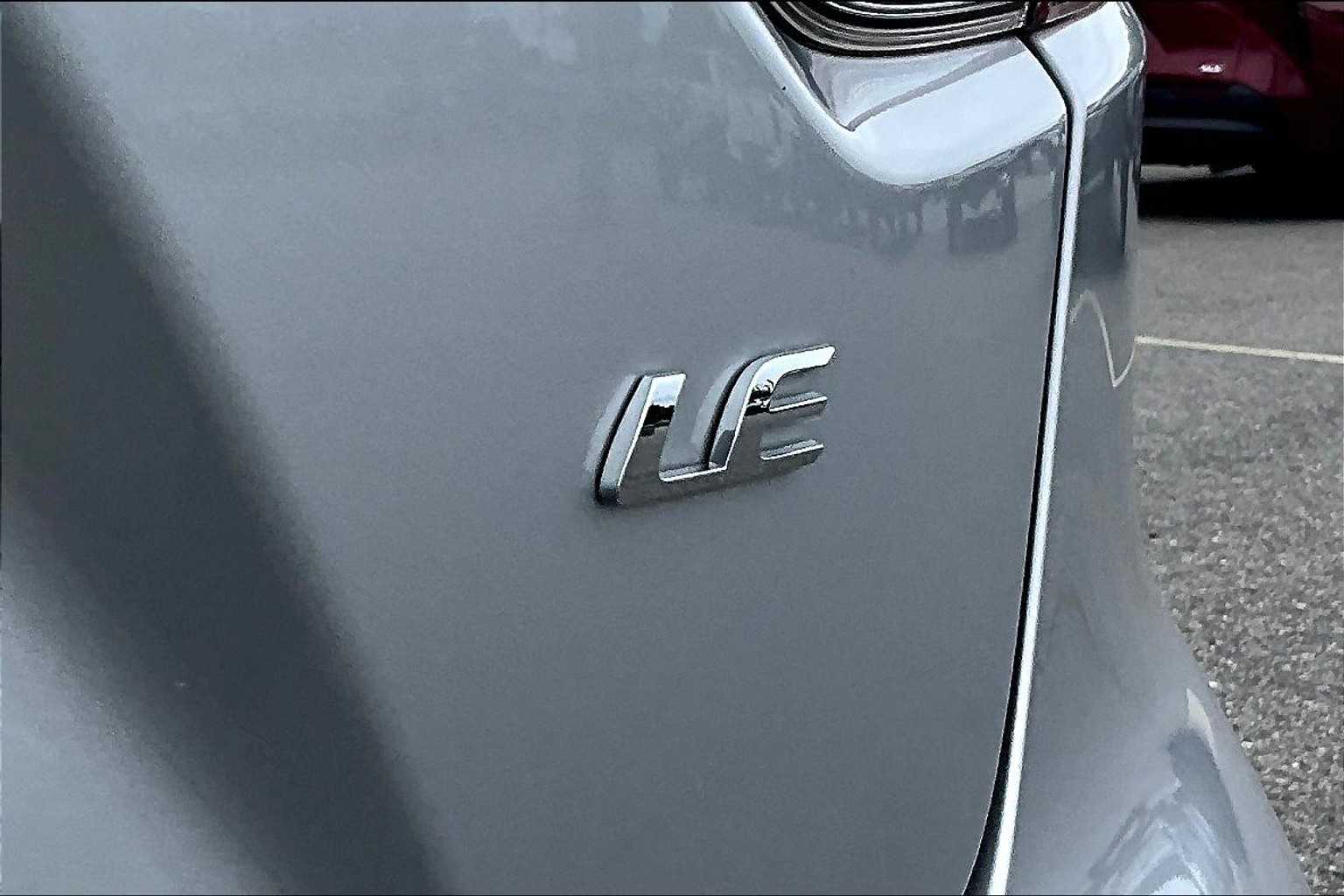 2022 Toyota Corolla LE - Photo 28