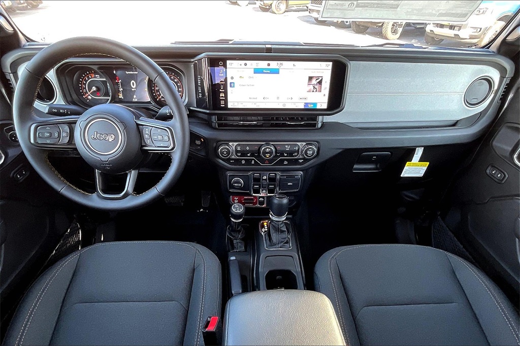 2025 Jeep Gladiator Willys - Photo 12